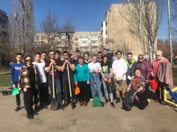 Весенний субботник на спортивной площадке округа №14